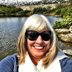 Meet your Posher, Michele